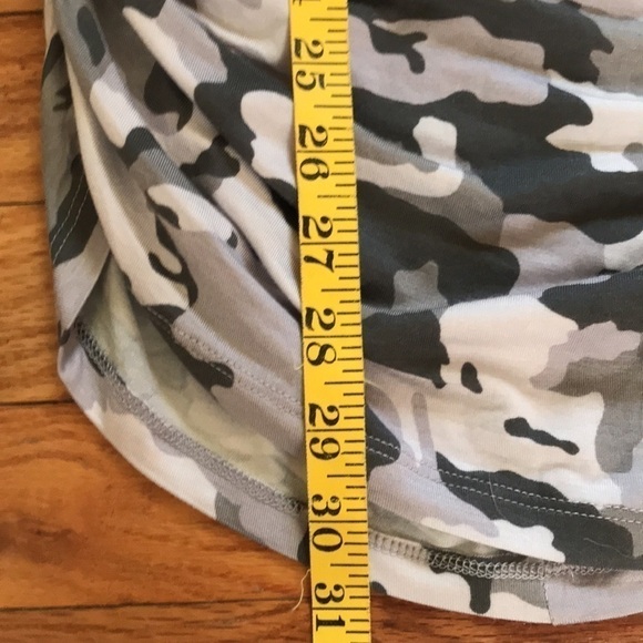 Retreat by Rhonda Shear Top Sz L Gray White Camo Soft w ruched sides Soft knit - Picture 7 of 10